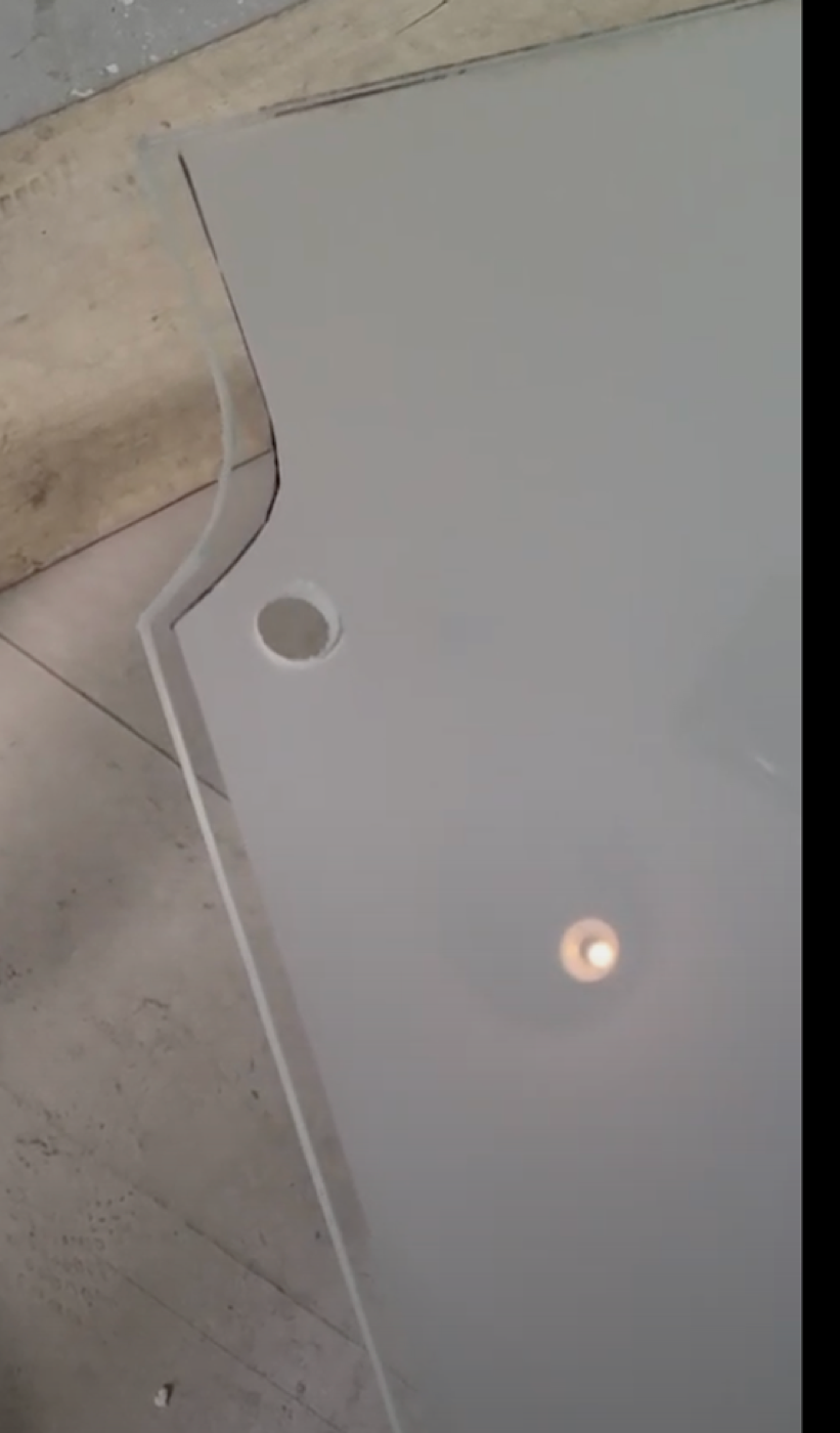 改善後：5mm 邊緣見光面＋封邊膠密封